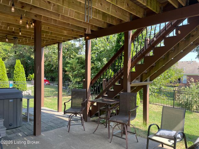 7913 Emma Ct, Louisville, KY 40291