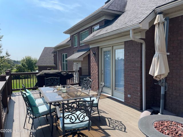 7913 Emma Ct, Louisville, KY 40291