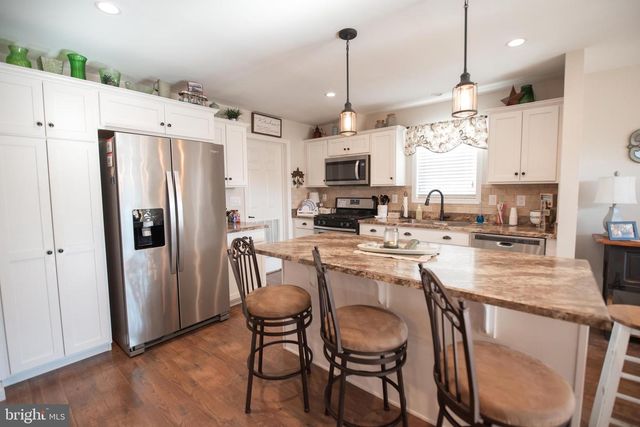 1 SANDPIPER DR, Bechtelsville, PA 19505