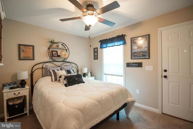 1 SANDPIPER DR, Bechtelsville, PA 19505