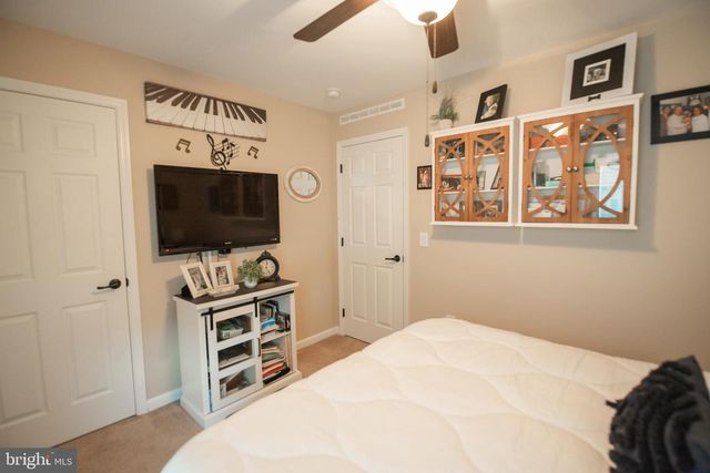 1 SANDPIPER DR, Bechtelsville, PA 19505