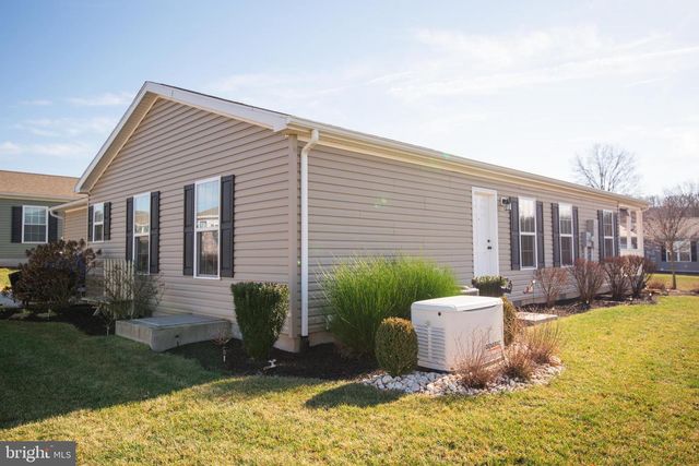 1 SANDPIPER DR, Bechtelsville, PA 19505