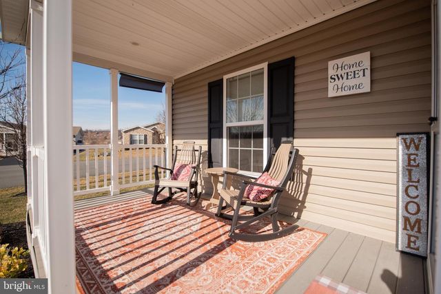 1 SANDPIPER DR, Bechtelsville, PA 19505