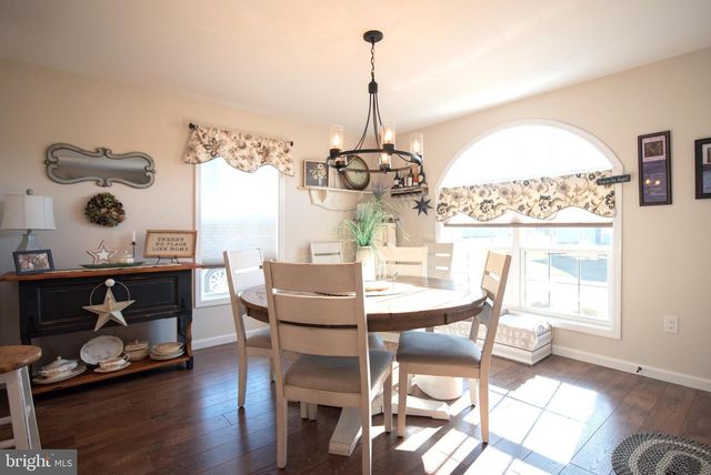 1 SANDPIPER DR, Bechtelsville, PA 19505