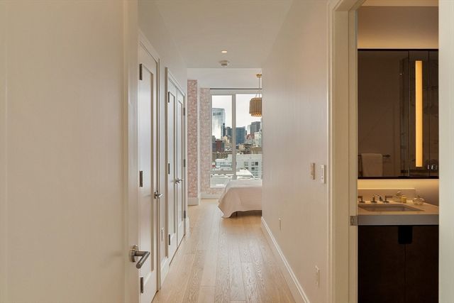 380 Harrison Ave PH1J, Boston, MA 02118