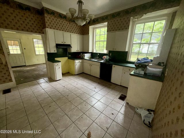 101 S Main Street, Mount Olive, MS 39119