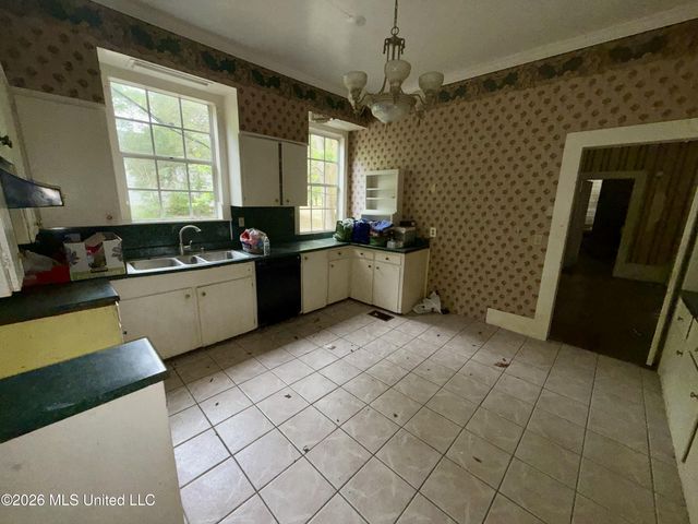 101 S Main Street, Mount Olive, MS 39119