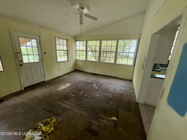 101 S Main Street, Mount Olive, MS 39119