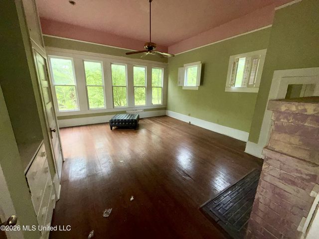 101 S Main Street, Mount Olive, MS 39119