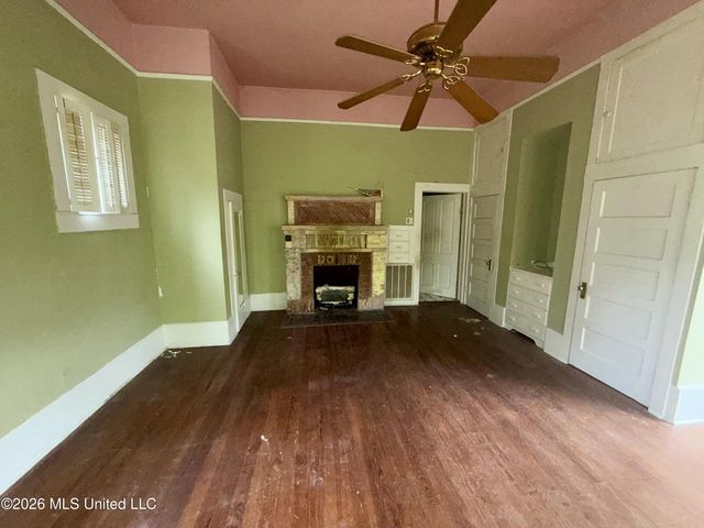 101 S Main Street, Mount Olive, MS 39119