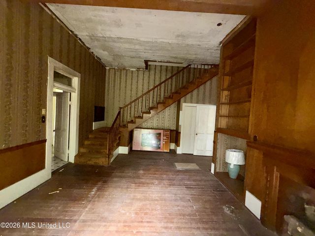 101 S Main Street, Mount Olive, MS 39119