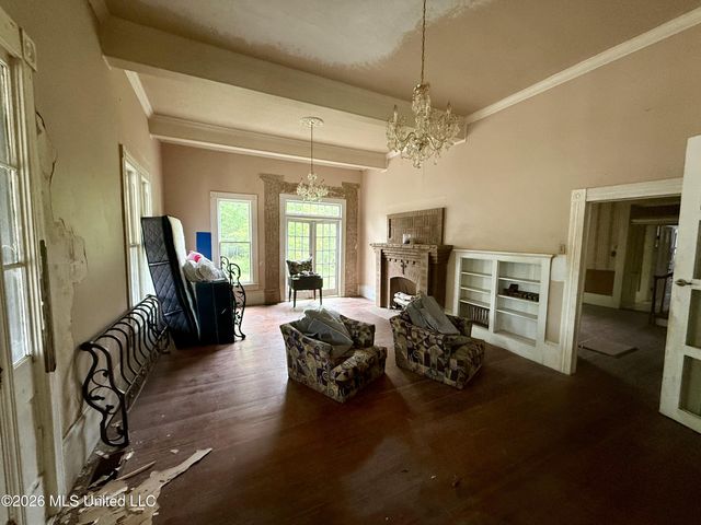 101 S Main Street, Mount Olive, MS 39119