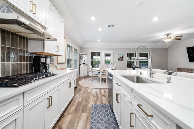 2710 Summer Indigo Trail, Pearland, TX 77089