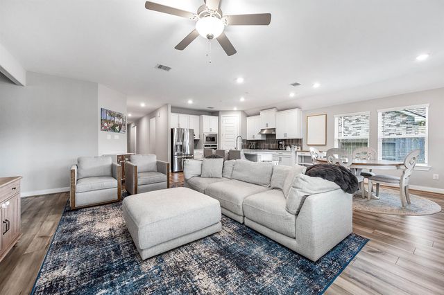 2710 Summer Indigo Trail, Pearland, TX 77089