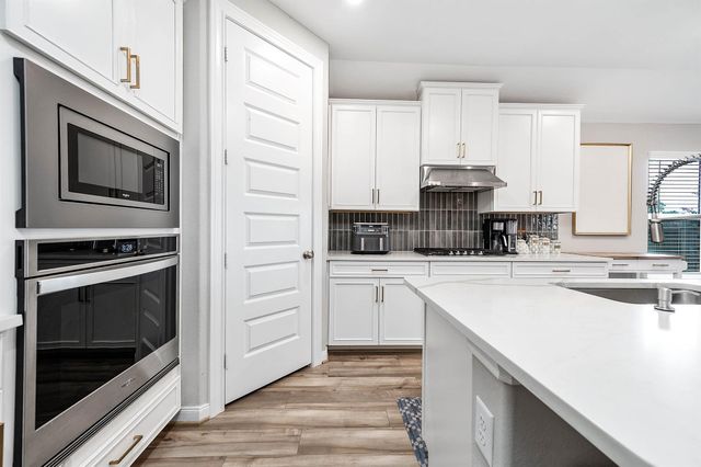 2710 Summer Indigo Trail, Pearland, TX 77089