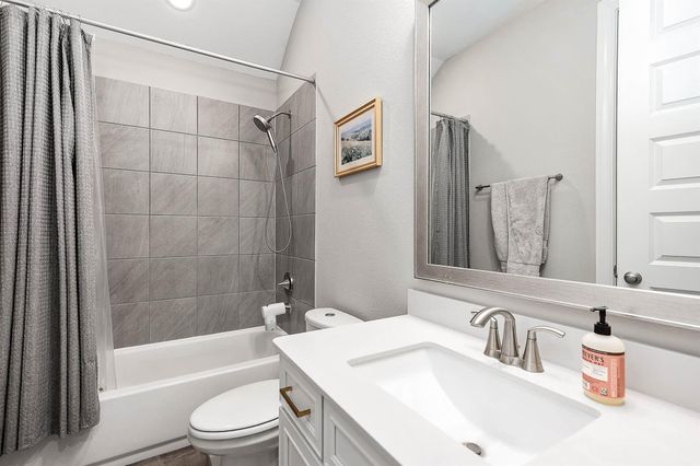 2710 Summer Indigo Trail, Pearland, TX 77089