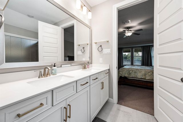 2710 Summer Indigo Trail, Pearland, TX 77089