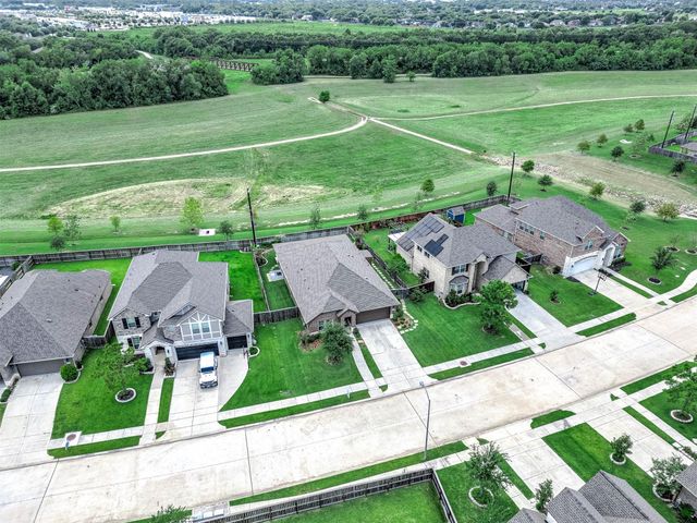 2710 Summer Indigo Trail, Pearland, TX 77089