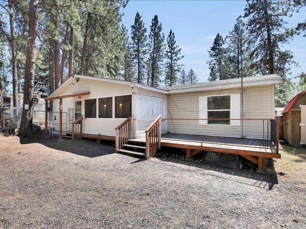 13901 S Clear Lake Way, Cheney, WA 99004