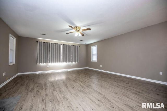 145 URBANDALE Avenue, East Peoria, IL 61611