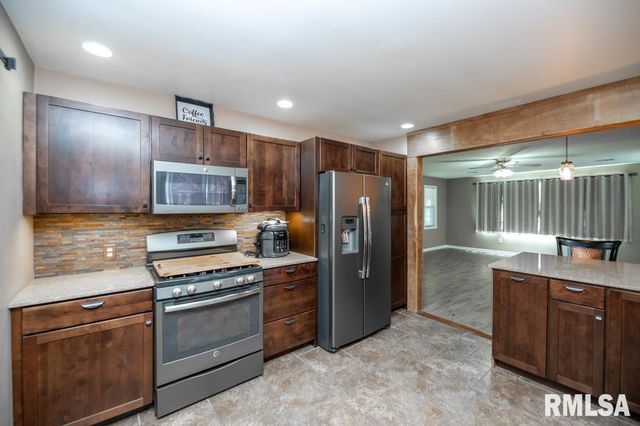 145 URBANDALE Avenue, East Peoria, IL 61611
