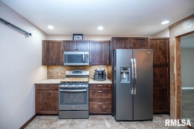 145 URBANDALE Avenue, East Peoria, IL 61611