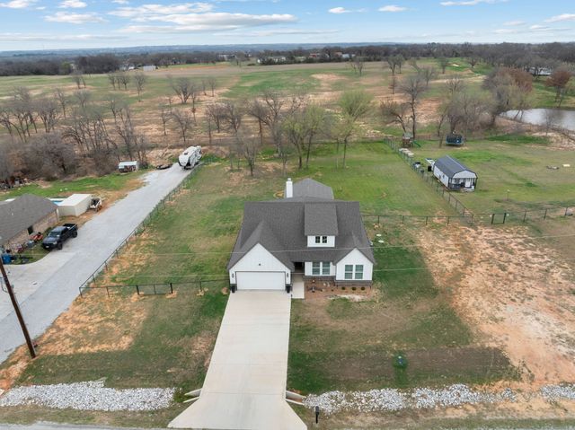 325 County Road 4764, Boyd, TX 76023