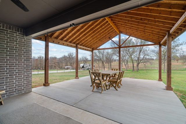 325 County Road 4764, Boyd, TX 76023