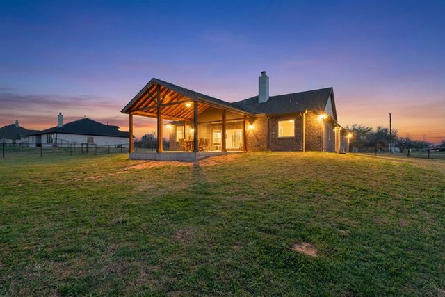 325 County Road 4764, Boyd, TX 76023