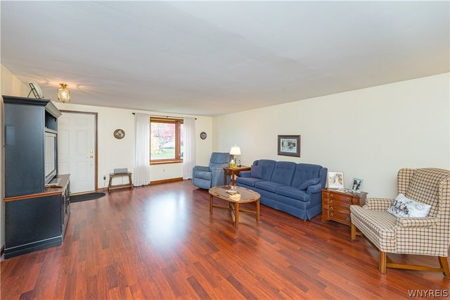 4364 Chisholm Trail, Hamburg, NY 14075