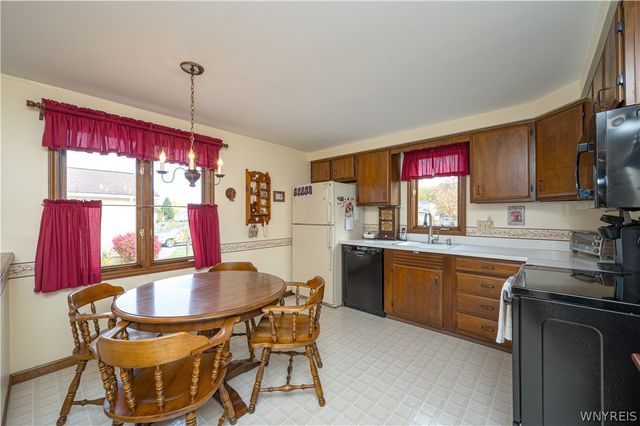 4364 Chisholm Trail, Hamburg, NY 14075