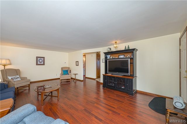 4364 Chisholm Trail, Hamburg, NY 14075