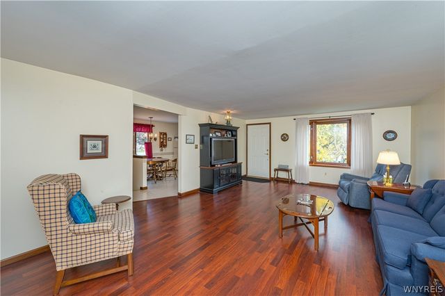 4364 Chisholm Trail, Hamburg, NY 14075