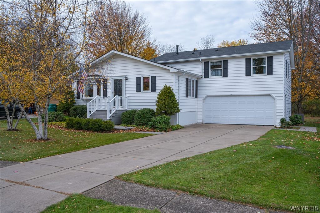 4364 Chisholm Trail, Hamburg, NY 14075