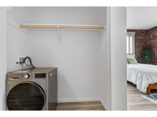 708 N KILLINGSWORTH St 8, Portland, OR 97217