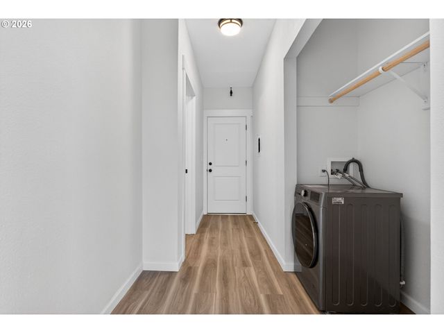 708 N KILLINGSWORTH St 8, Portland, OR 97217