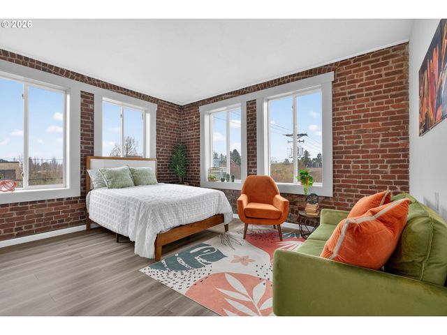 708 N KILLINGSWORTH St 8, Portland, OR 97217