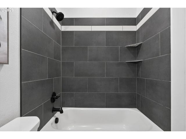 708 N KILLINGSWORTH St 8, Portland, OR 97217