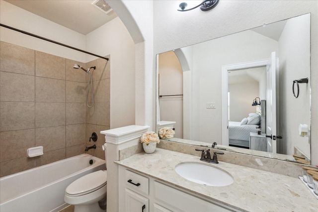2960 Gibbons Hill Lane, League City, TX 77573