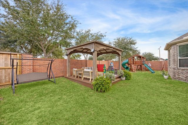 2960 Gibbons Hill Lane, League City, TX 77573