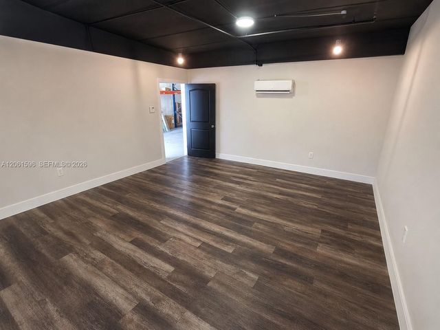 2355 NW 70th Avenue 9, Miami, FL 33122