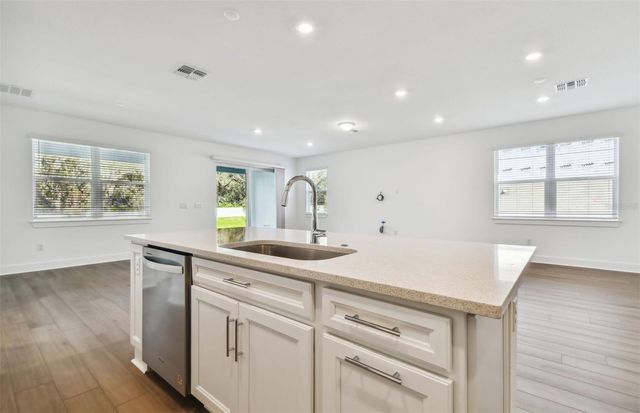 37290 CLINCH CIRCLE, Zephyrhills, FL 33540