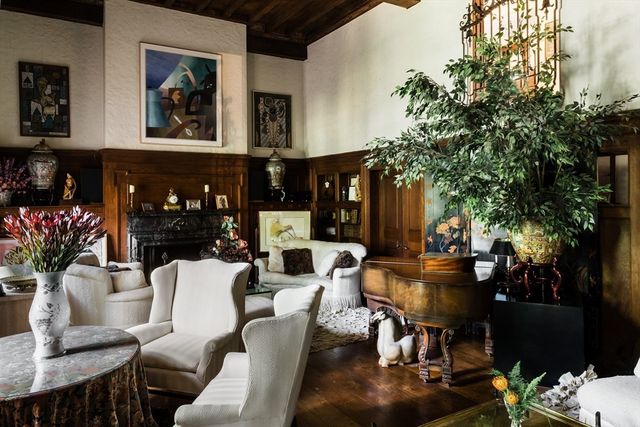 180 Ivy St, Brookline, MA 02446