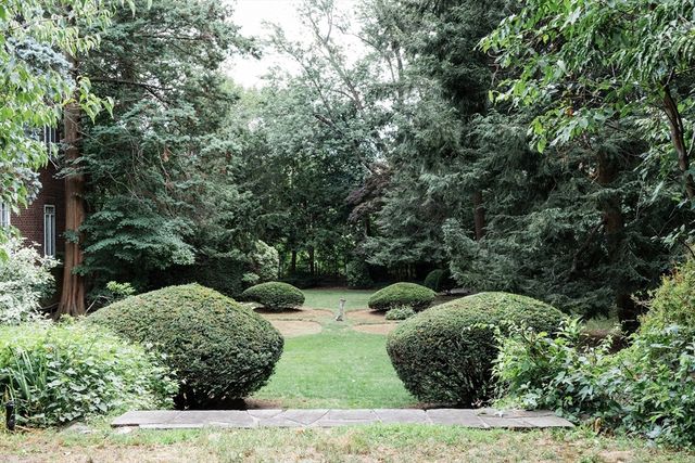 180 Ivy St, Brookline, MA 02446