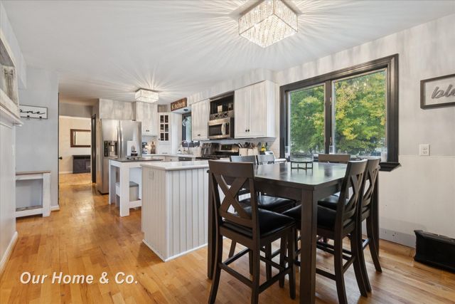 1334 Greenview Drive, Grand Blanc, MI 48439