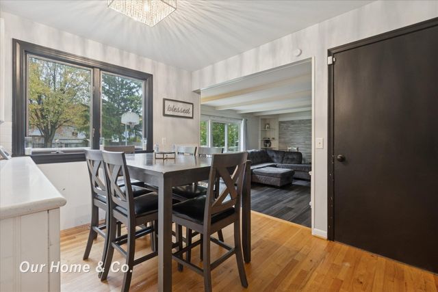 1334 Greenview Drive, Grand Blanc, MI 48439