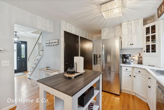 1334 Greenview Drive, Grand Blanc, MI 48439