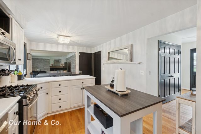 1334 Greenview Drive, Grand Blanc, MI 48439