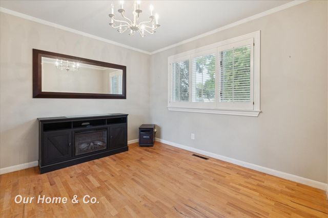 1334 Greenview Drive, Grand Blanc, MI 48439