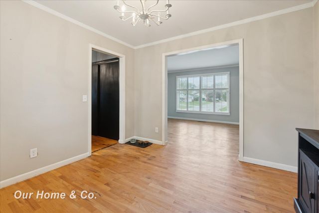 1334 Greenview Drive, Grand Blanc, MI 48439